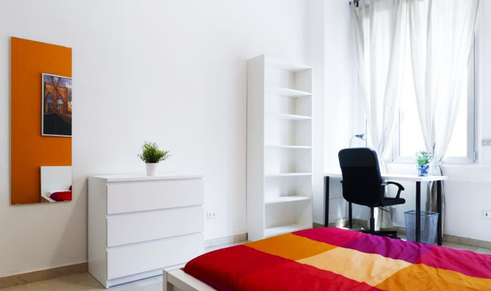 Shared flat's bedroom in Milan 1