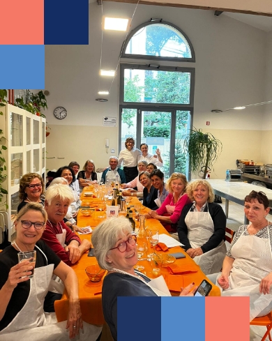Menschen während des italienischen Kulturprogramms für Senioren - mobile
