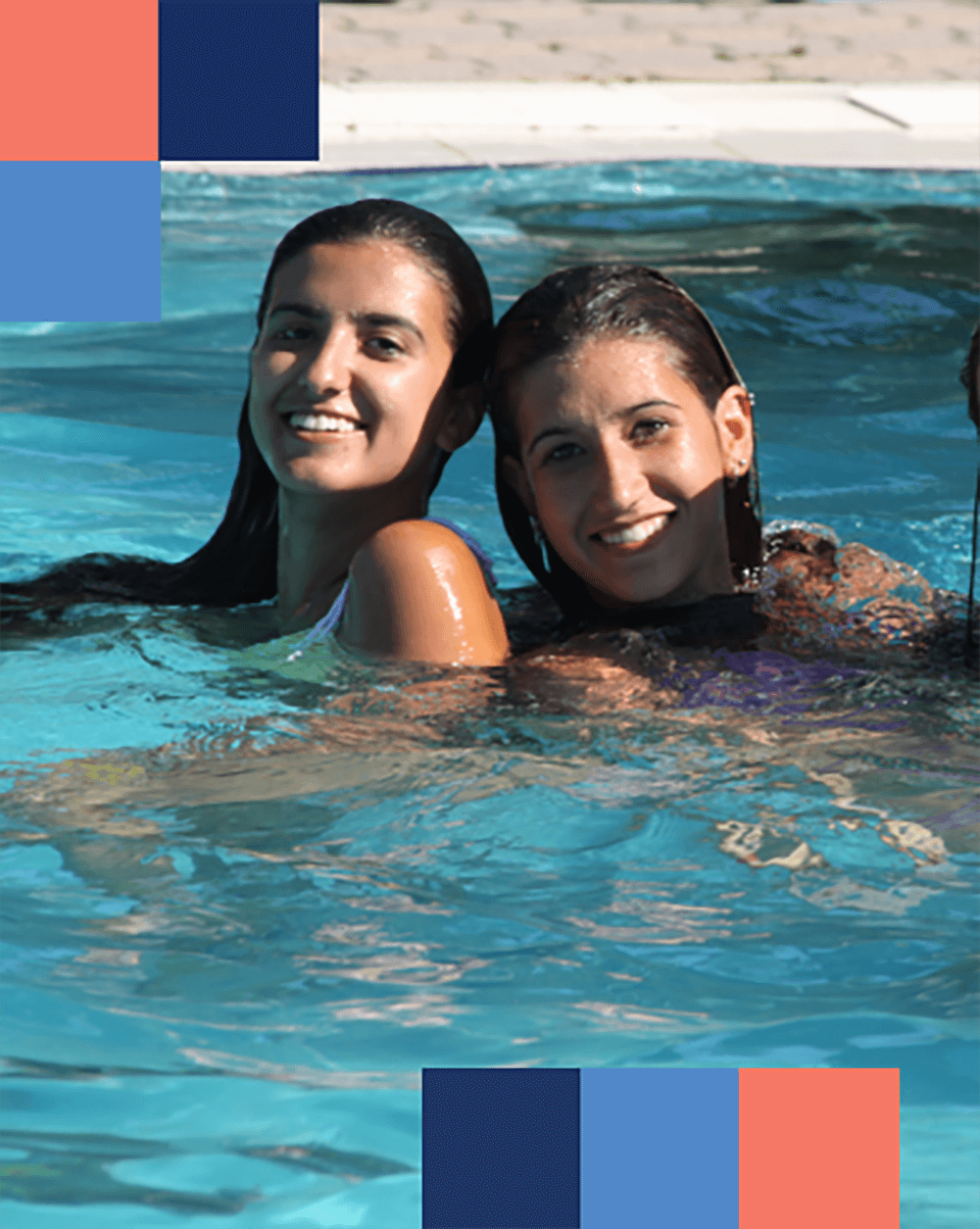 Três meninas em uma piscina em Lignano - mobile